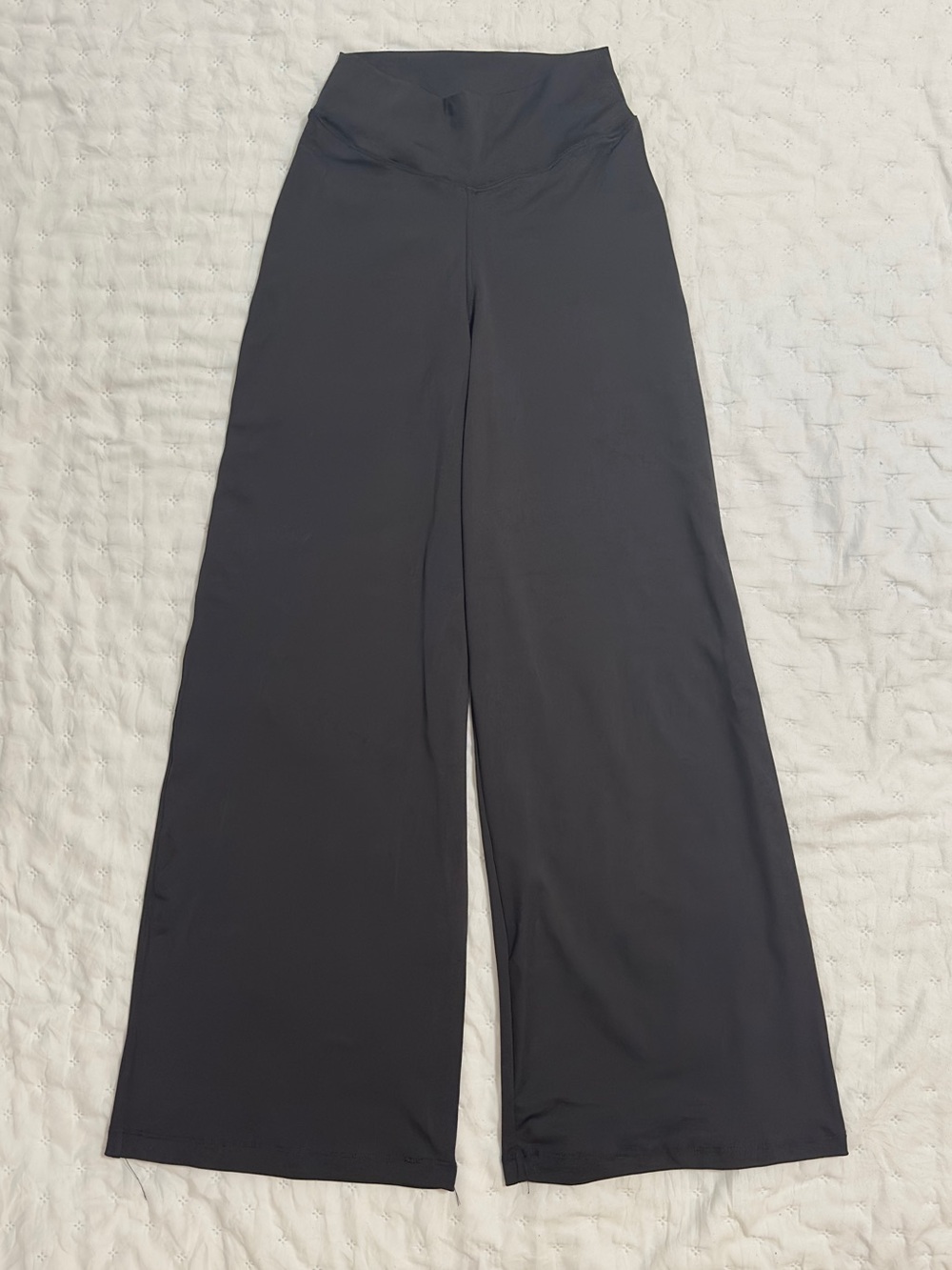 High-Waist Wide-Leg Yoga Pants - Black 
3 Piece set